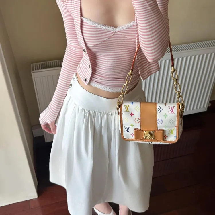 夏日蕾丝拼接设计纯欲条纹花边吊带+薄款开衫超火两件套8675