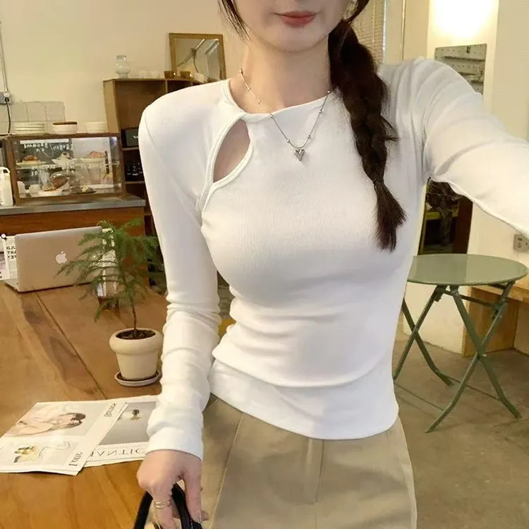 极简风圆领纯欲女长袖设计镂空T恤短款修身内搭打底衫秋冬上衣