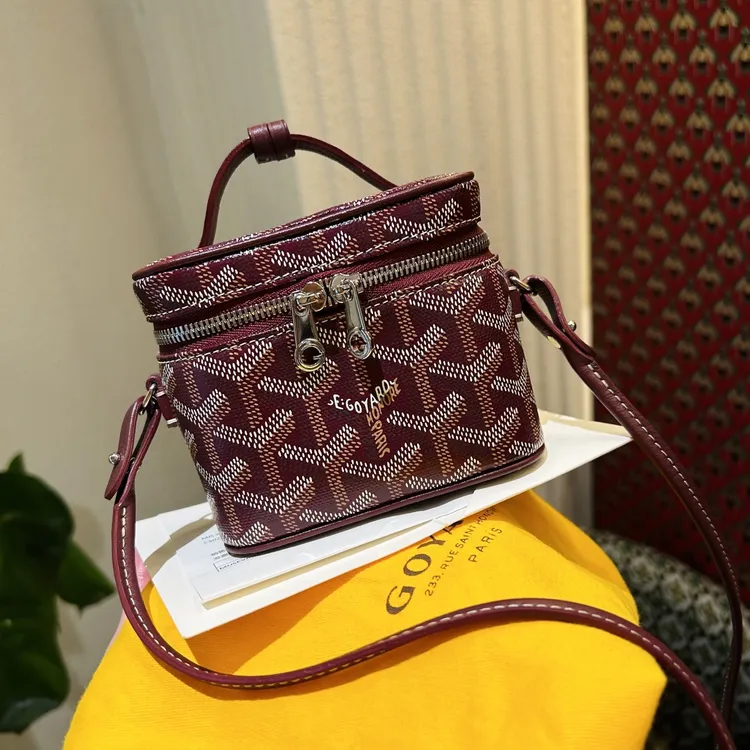 99新 Goyard 戈雅老花红色小废包耳机包 二手奢侈品商品图
