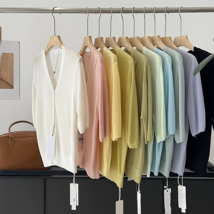 气质温柔！冰丝凉爽 修身显瘦纯色V领排扣针织开衫百搭短袖