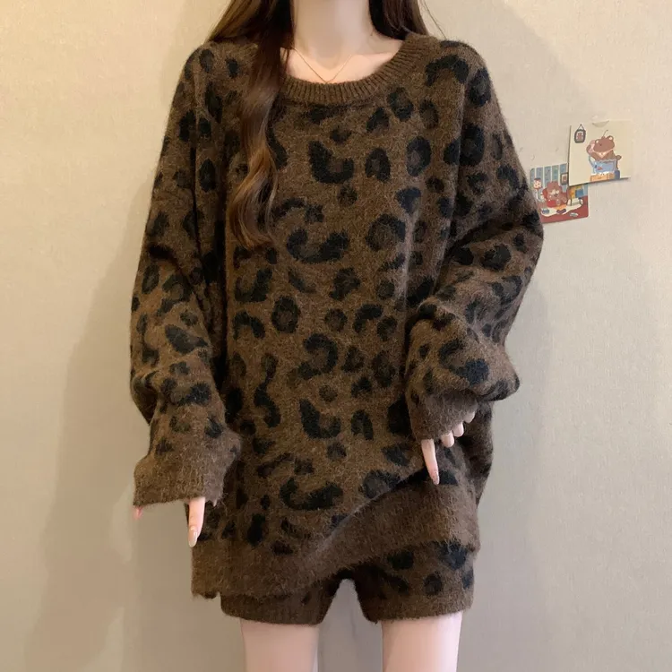 大码胖MM秋季美拉德豹纹针织圆领毛衣女装慵懒气质百搭短裤两件套