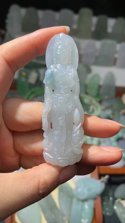 天然翡翠站观音吊坠