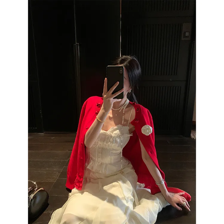 【纯欲芭蕾】春季新款时尚白色吊带背心内搭红色长袖披肩法式半身裙