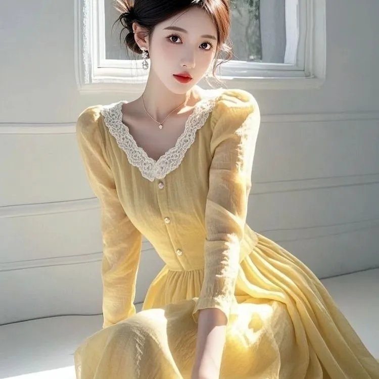 黄色V领法式高级雪纺蕾丝气质显瘦洋气大摆连衣裙甜美长款裙子