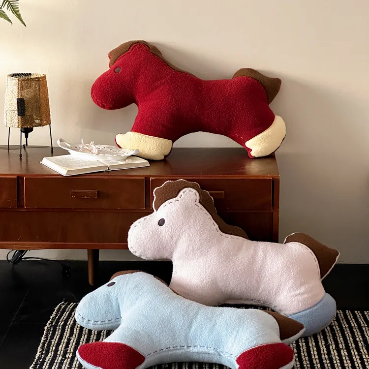 马造型抱枕卡通可爱马年本命年玩偶公仔新年喜庆装饰靠垫枕送礼物
