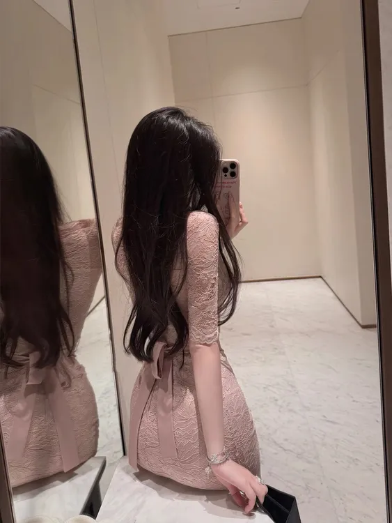 法式蕾丝包臀裙修身显瘦高级感