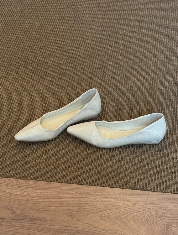 啤梨~软羊皮简约尖头坡跟浅口单鞋女配裙子通勤气质一脚蹬奶奶鞋