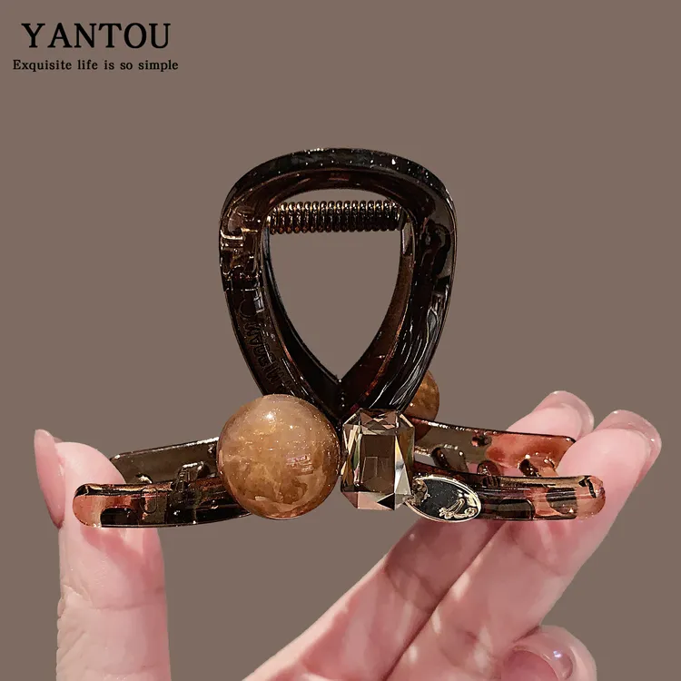 新款高级感气质水钻珍珠抓夹中号鲨鱼夹后脑勺盘发卡子头饰11426