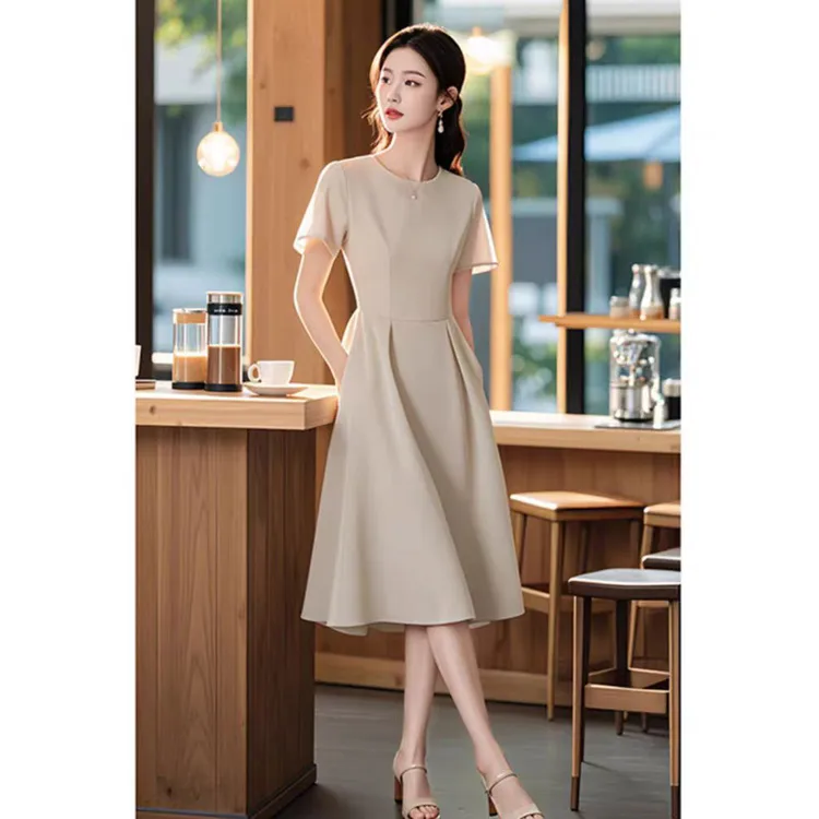 2025夏季法式风情万种冷淡系独特别致杏色收腰连衣裙子女