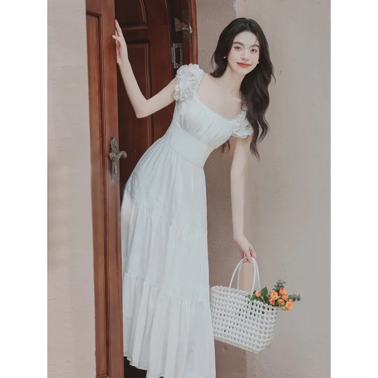 茶歇法式白色泡泡袖连衣裙仙女气质海边度假沙滩长裙子女夏日绝美