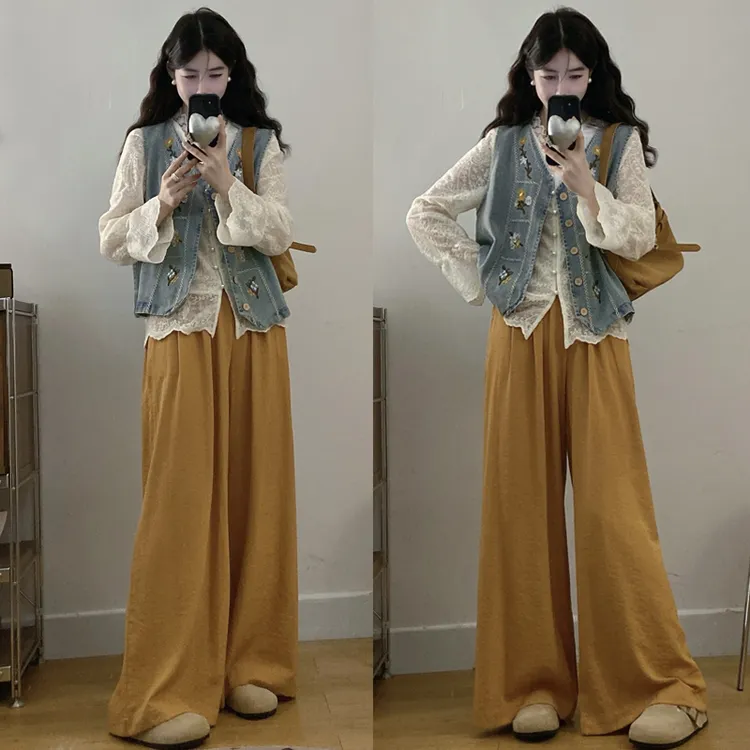 大码胖mm韩系减龄秋冬新款刺绣牛仔马甲蕾丝衬衫阔腿裤三件套装女
