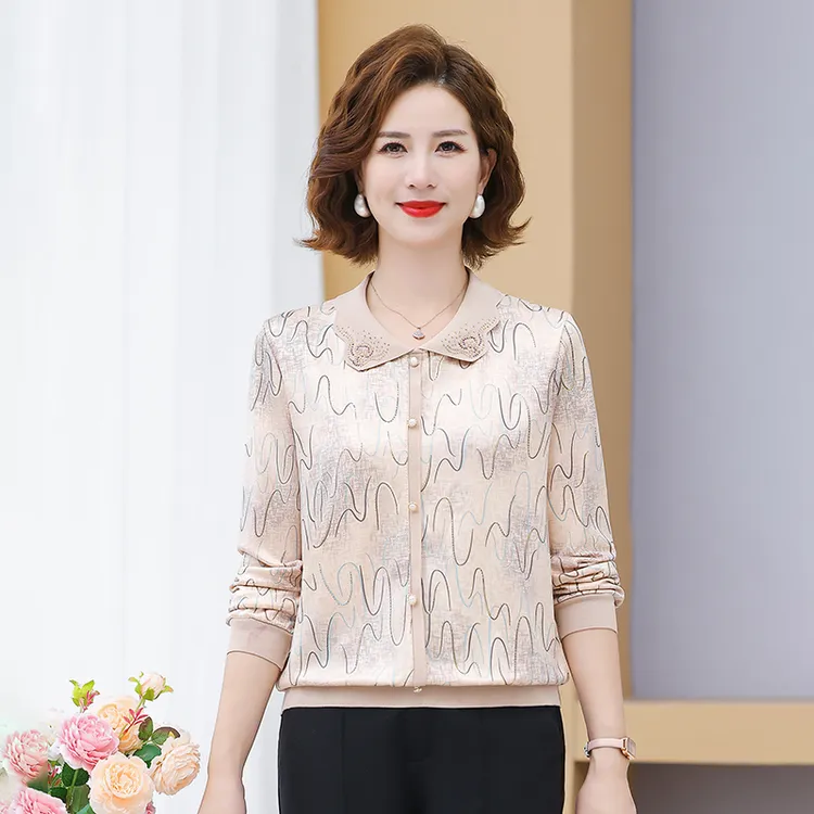 妈妈装秋季长袖T恤中老年女装50-60岁时尚洋气冰丝宽松打底衫上衣