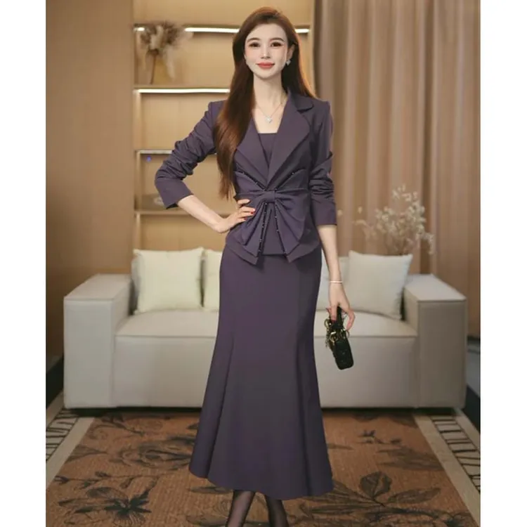 【两件套】设计衬衫时尚法式西装女神范时尚半身裙显瘦套装TX0142