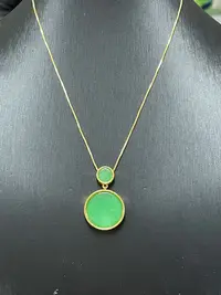 翡翠吊坠气质时尚