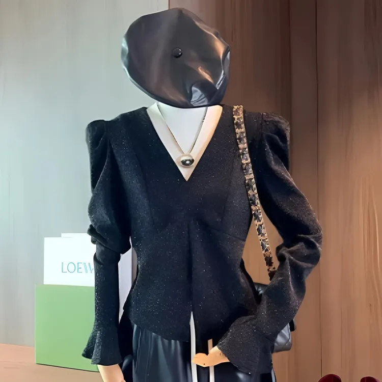 2025新款V领高级时尚显瘦打底衫