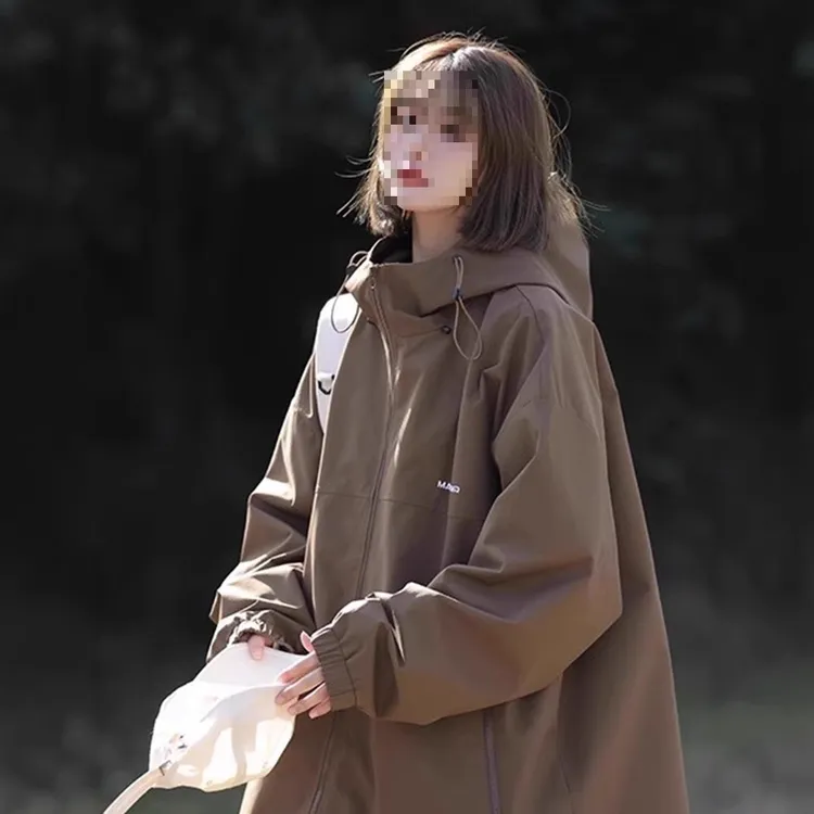 春秋季户外登山冲锋露营衣服男士机能风连帽夹克衫情侣外套