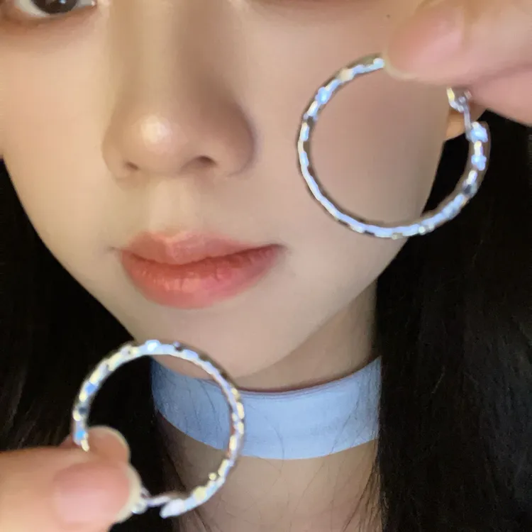 铜合金耳饰 欧美碎银大耳圈耳环女通勤高级感百搭气质耳扣个性