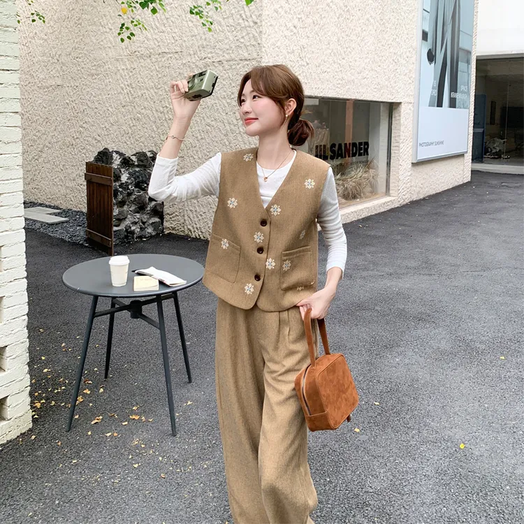 老钱风绣花马甲打底衫阔腿裤套装2025春秋新款简约韩系通勤三件套