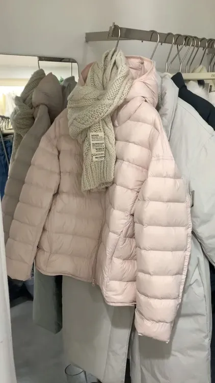 超好看排骨短款羽绒服女冬季新款韩版百搭显瘦圆领极简风保暖外套