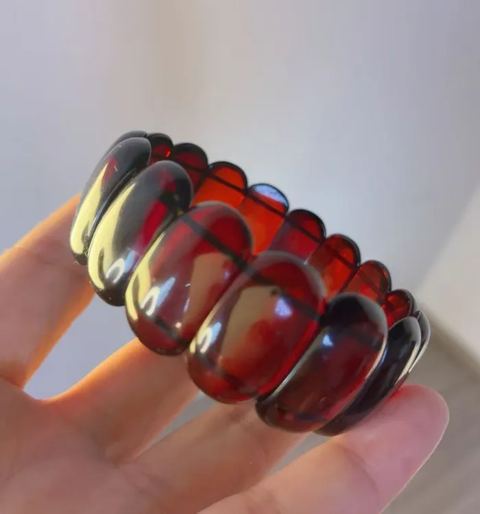 天然缅甸血珀大手牌 老矿料3A油润透亮 国风气质新中式手牌红色