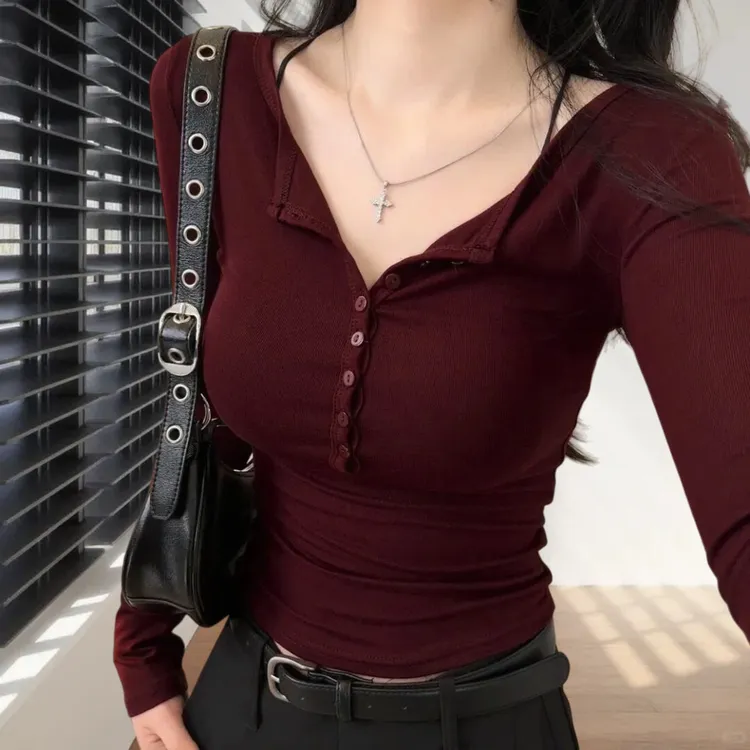 ZHUOLIN/着邻洋气内搭打底辣妹小众长袖单排扣V领小心机大码上衣