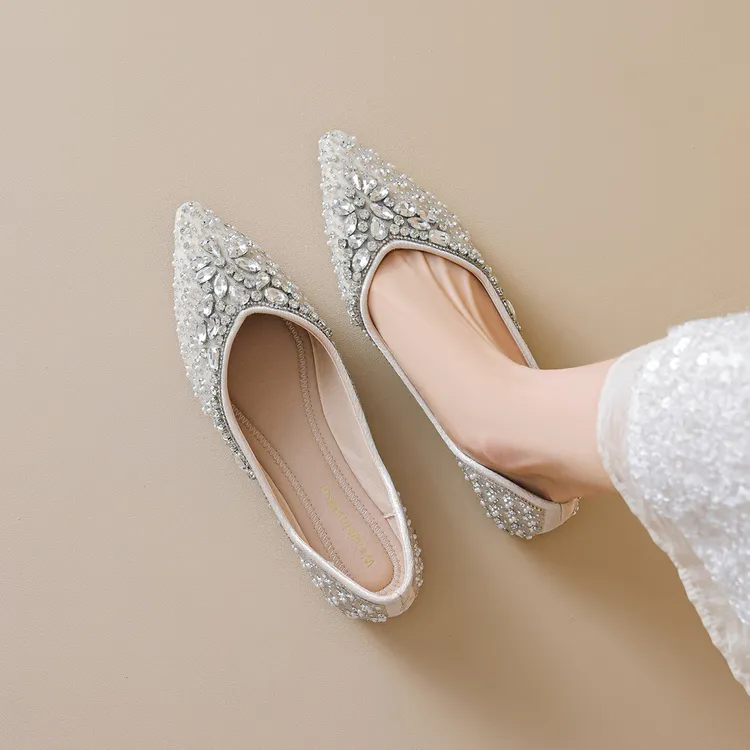 牛皮版尖头平底单鞋女2025新款春秋百搭水钻豆豆鞋仙女风大码鞋43