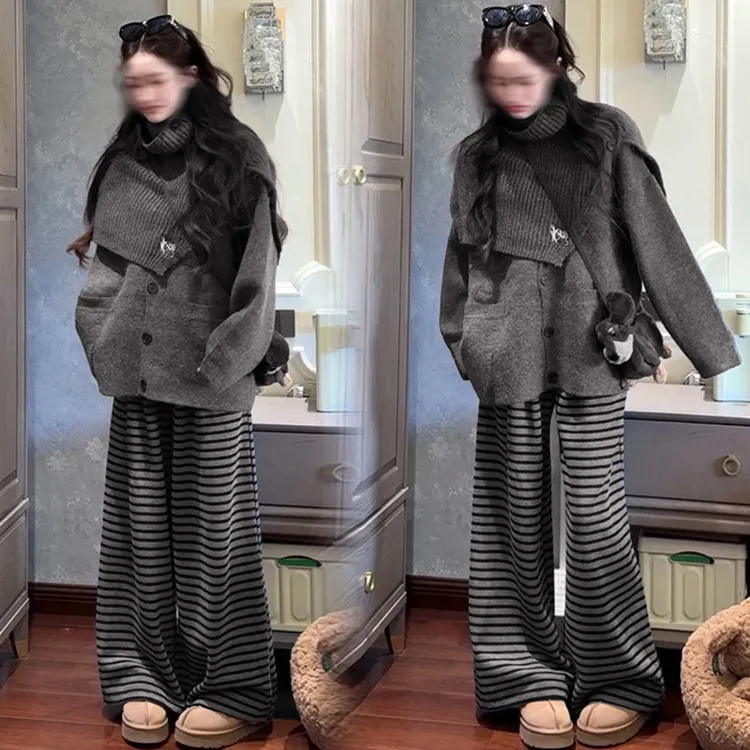 时尚孕妇2025新款灰色围脖毛衣开衫外套+猪鼻扣条纹裤两件套