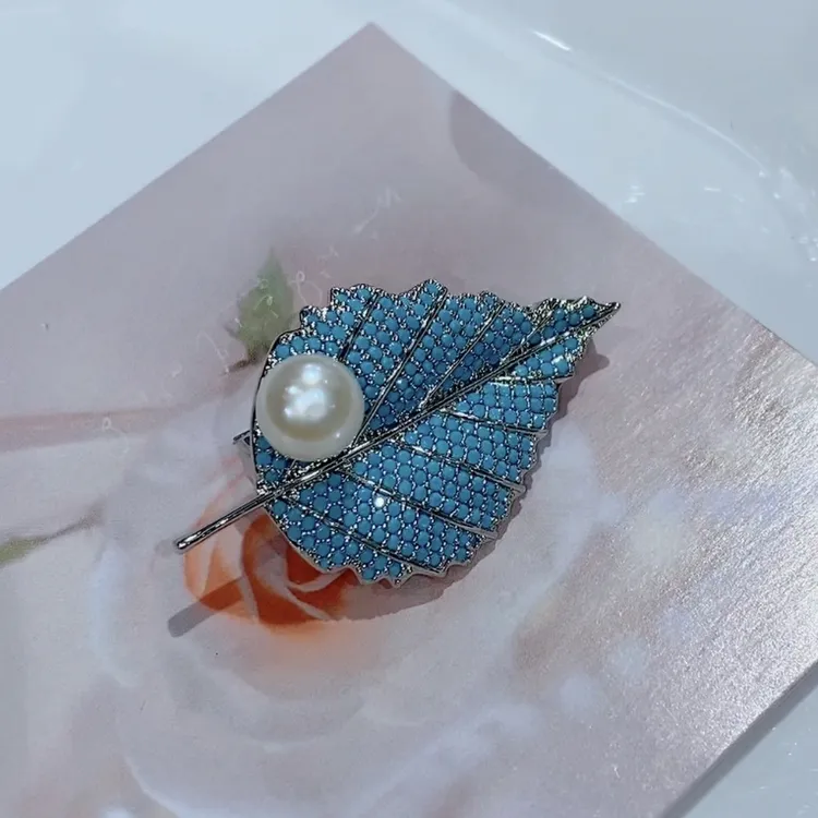 铜合金胸针 新款蓝色叶子胸针高档精致羊毛针织西装马甲蓝松饰品