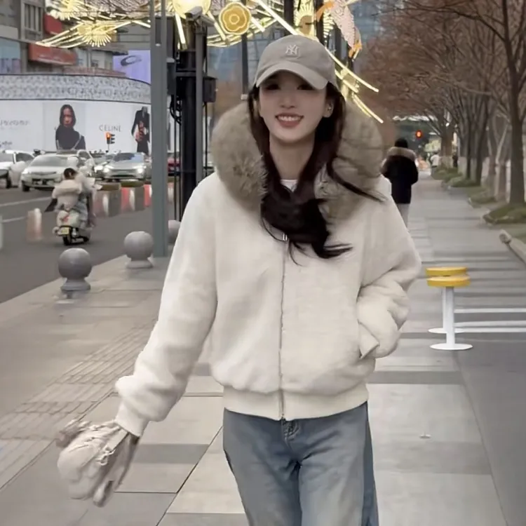 连帽毛领时尚高级感毛毛短外套女装2025冬季韩系超好看加厚上衣