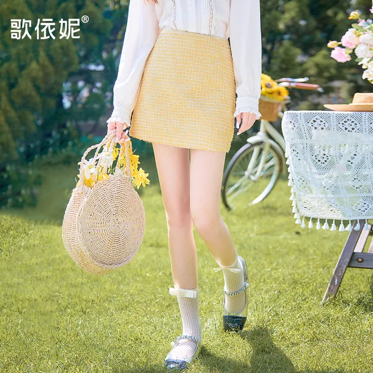 歌依妮2025年秋冬法式小香风厚款气质高腰格子A字半裙半身短裙