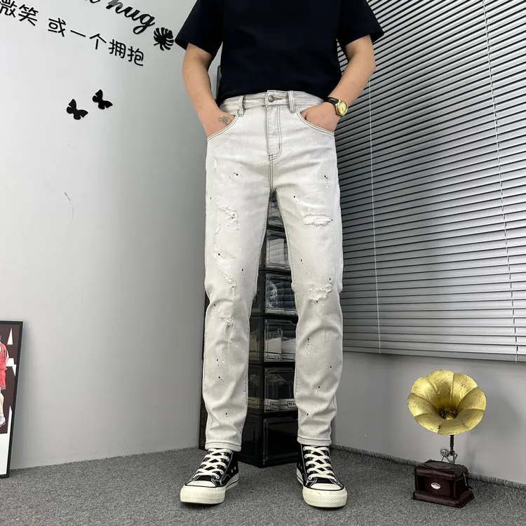 男士春夏新款烟灰色破洞补丁弹力水洗休闲百搭修身小脚九分牛仔裤