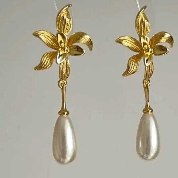 铜合金仿珍珠耳饰 耳钩日常植物花卉简约日韩中古百搭