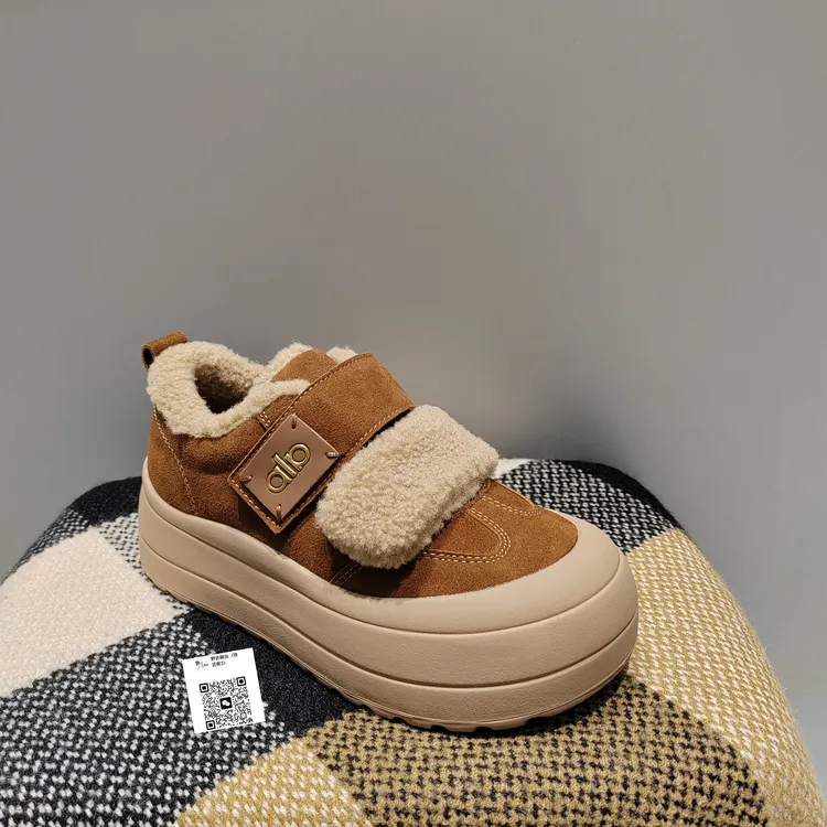 2025新款女加绒平底百搭休闲板鞋冬款爆款防滑软底不累脚