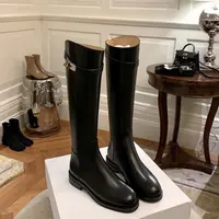 【sheii苏茵茵】纽约时报~斜口锁扣粗跟高筒骑士靴长靴E24E335A