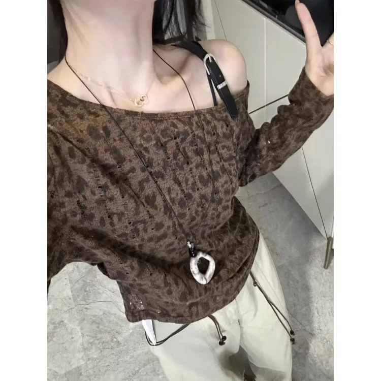 2025早秋新款韩版高级感露肩洋气长袖T恤女时尚豹纹印花减龄上衣