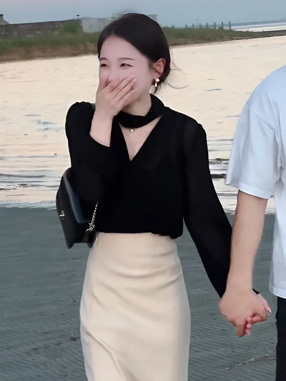 2025年春夏新款法式V领黑色衬衫防晒上衣女装半身裙长裙两件套装