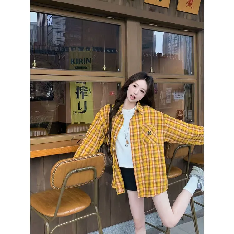 春秋季新款薄款刺绣格子衬衫女韩系宽松设计感长袖防晒外套
