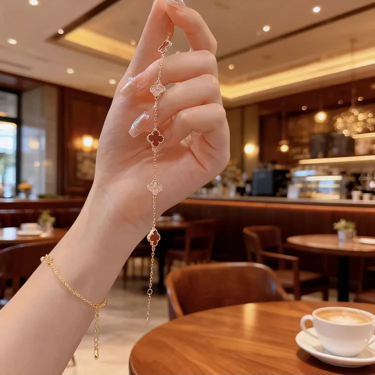 铜合金手链 高级ins新爆款四叶草带钻手链.气质双面小众轻奢手饰