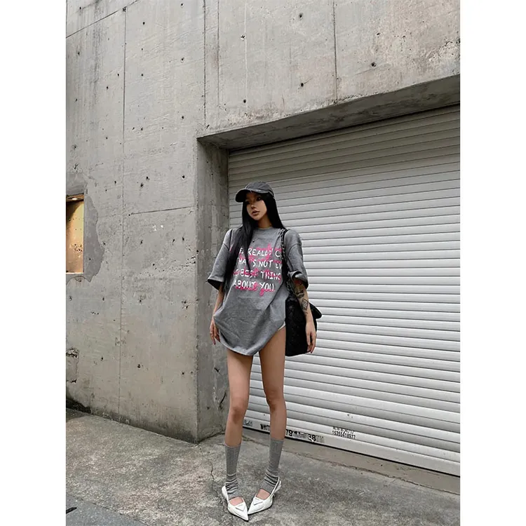 2025春夏季新款修身显瘦简约时尚气质设计感宽松休闲字母印花上衣