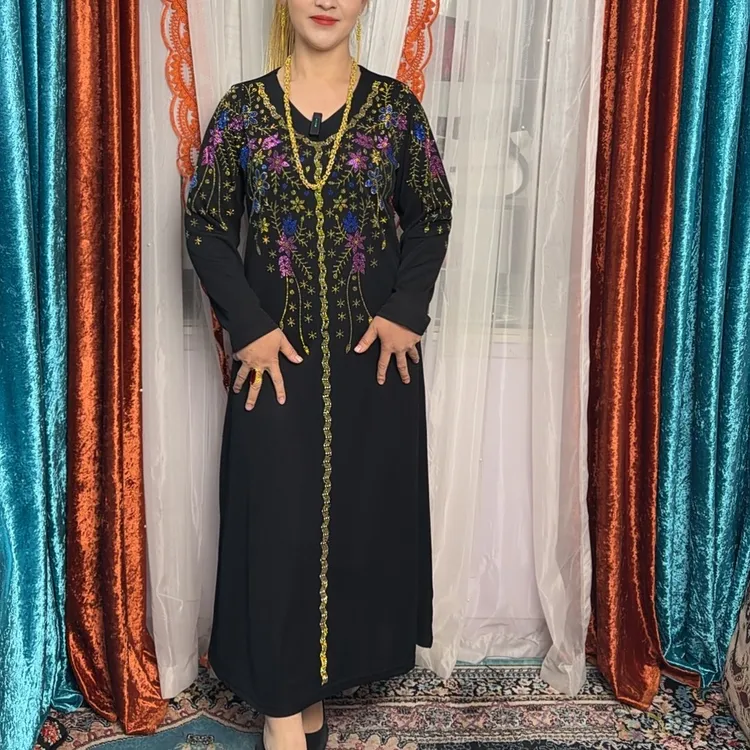 2025 新款大码连衣裙 qaqma gul