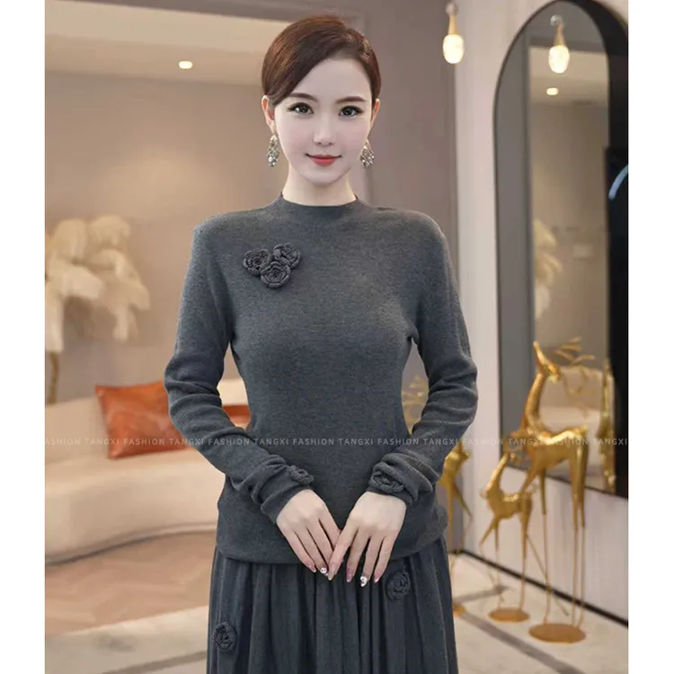2026秋冬新款【8217】含绵羊毛极简风百搭花朵立领小众灰色针织衫