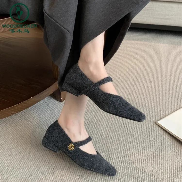 啄木鸟灰色毛呢法式气质低跟毛毛单鞋女2025春秋晚风加绒玛丽珍鞋