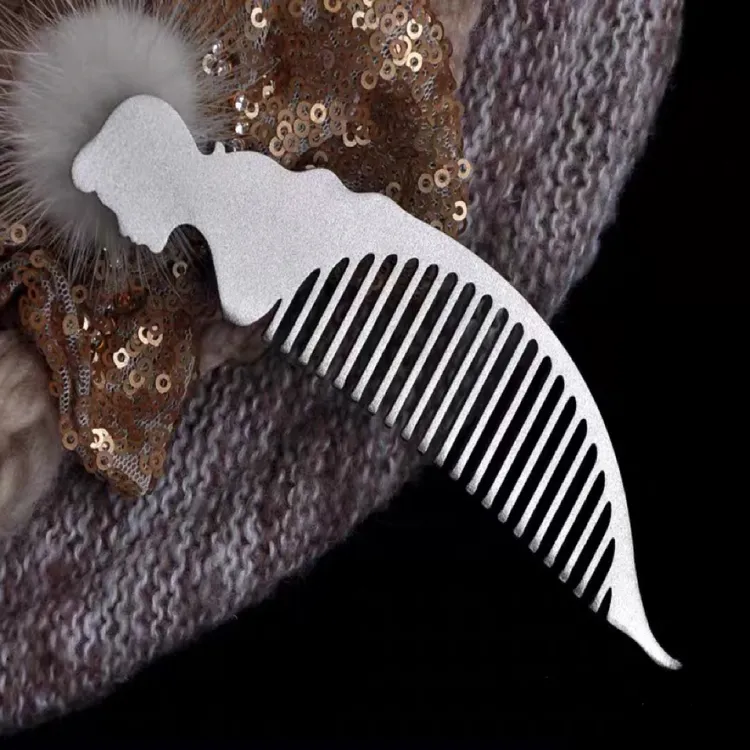 钛金属超轻迷你便携梳子刮痧保健纯钛梳子梳齿钝化处理按摩头皮