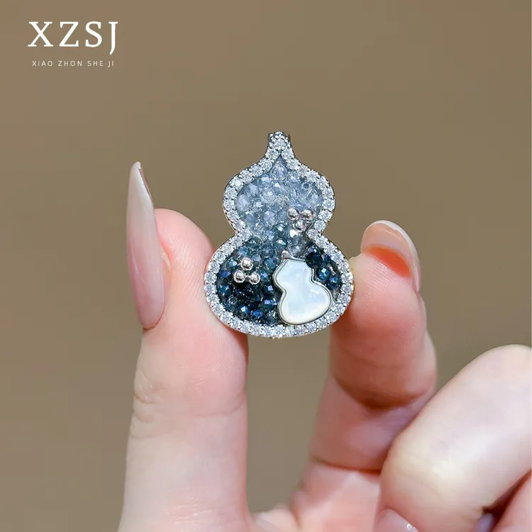 铜锆石胸针 设计感小众手工水晶葫芦别针女国风精致时尚胸花配饰