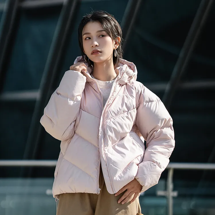 【冬焕新】NIKE耐克女装2025冬季新款户外保暖时尚粉色休闲羽绒服