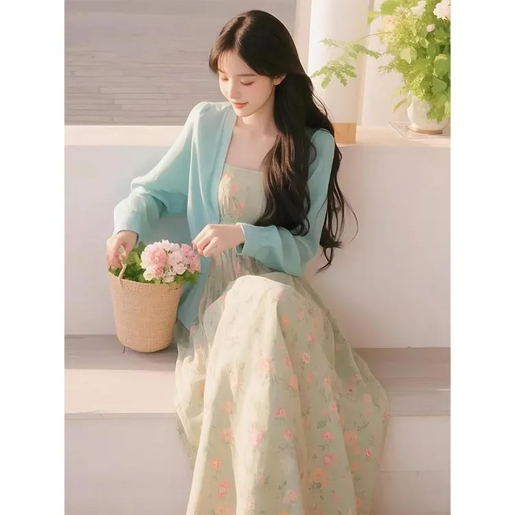 2025春季穿搭一整套高级感针织开衫+吊带碎花连衣裙时尚两件套女