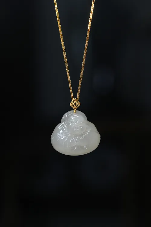 天然和田玉抱抱佛吊坠