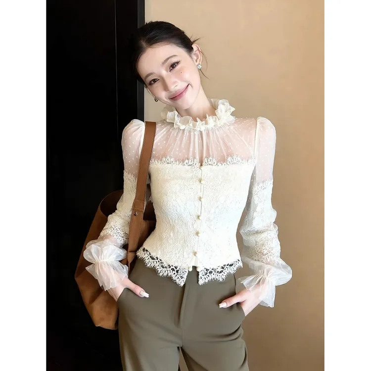 白色蕾丝打底衫2025新款冬轻奢高级感独特漂亮保暖加厚木耳边上衣