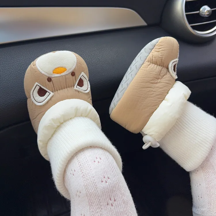 秋冬季婴儿鞋子0-1岁新生儿加绒保暖不掉跟鞋袜软卡通底学步棉鞋