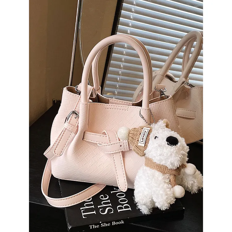 春夏新款小清新韩国时尚洋气手提菜篮子包包小众百搭通勤斜挎包女